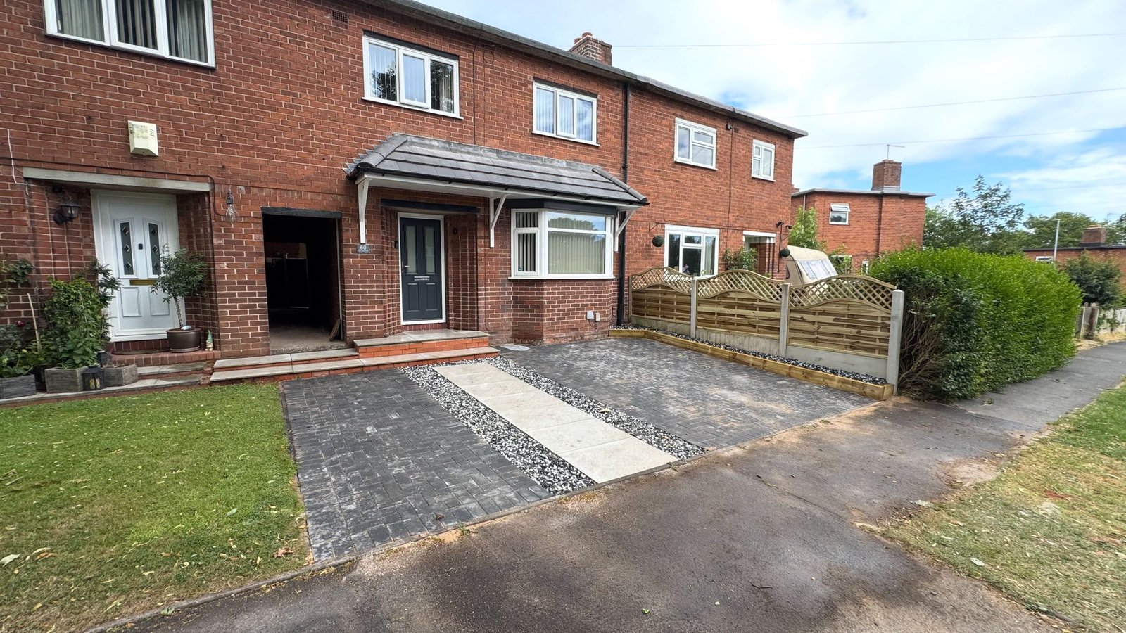 Driveway & Entrance Canopy image 1
